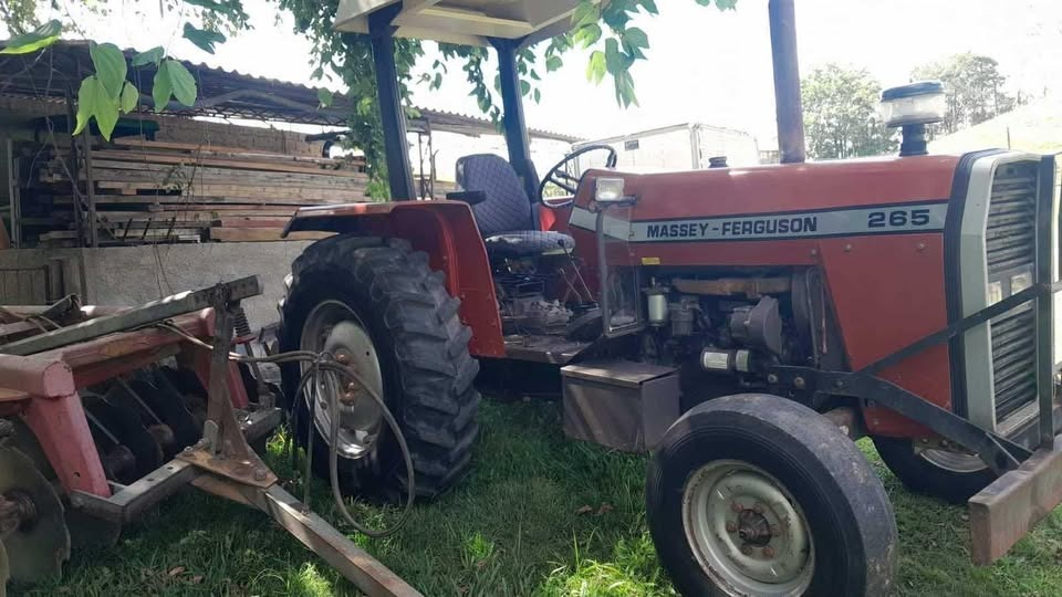 Massey Ferguson (4x2). MF 265