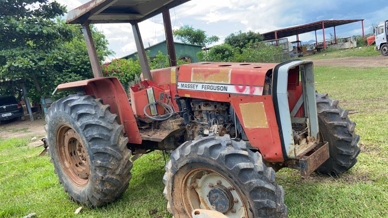 MASSEY FERGUSON 275 (4X4)